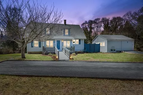 27 Head Of The Bay Rd, Bourne, MA 02532