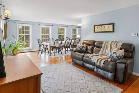 224 Ridgeview Rd, Weare, NH 03281