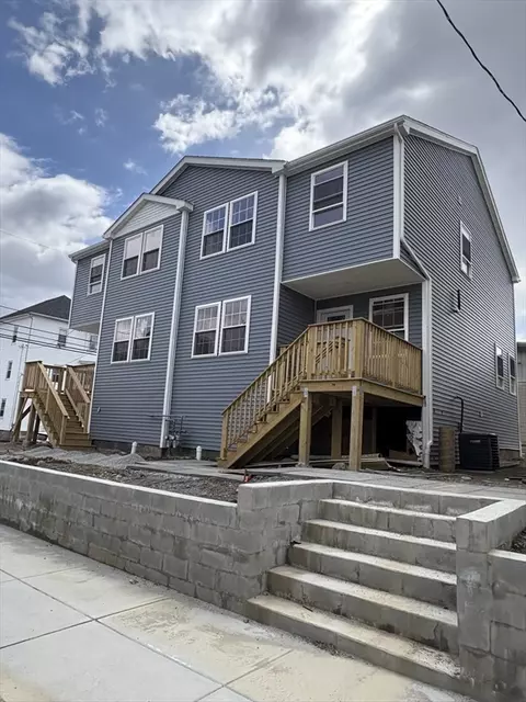 25 Lebanon St #B, Fall River, MA 02723