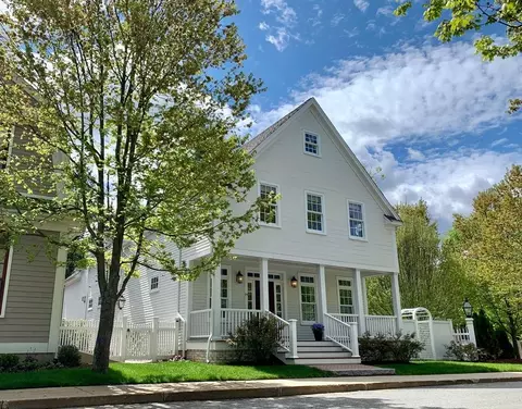 24 Maple St #24, Medfield, MA 02052
