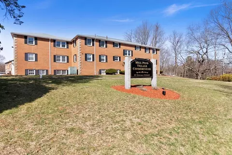 57 Sylvan St #2E, Danvers, MA 01923