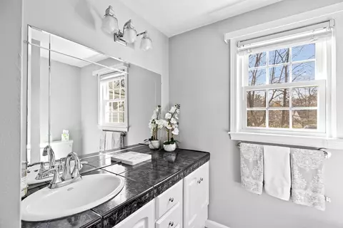Bath - 19 Presidents Rd, Hingham, MA 02043 photo 1 of 2