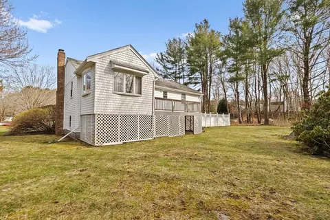 Exterior - 19 Presidents Rd, Hingham, MA 02043 photo 6 of 9