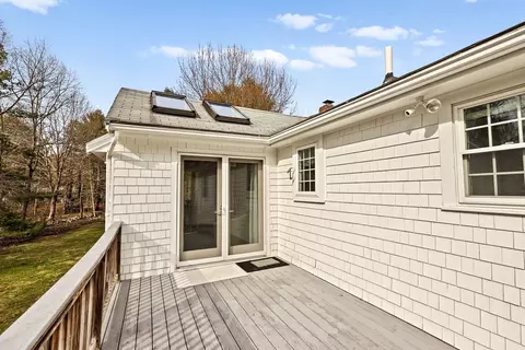 Exterior - 19 Presidents Rd, Hingham, MA 02043 photo 2 of 9