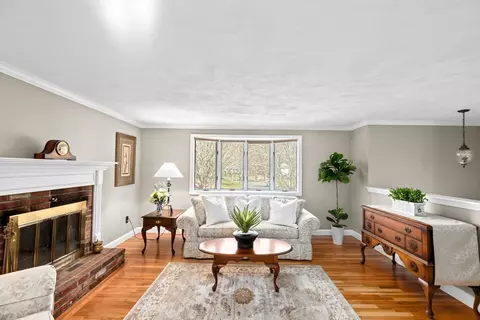 Living - 19 Presidents Rd, Hingham, MA 02043 photo 1 of 4