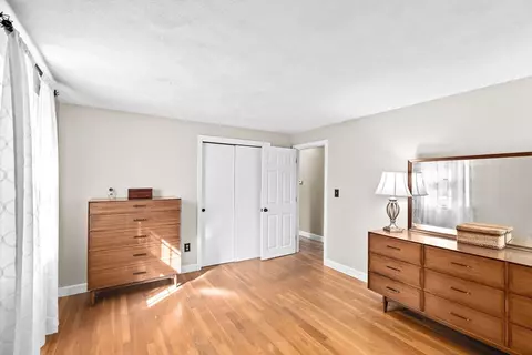 Bedroom - 19 Presidents Rd, Hingham, MA 02043 photo 2 of 3