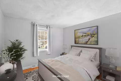 Bedroom - 19 Presidents Rd, Hingham, MA 02043 photo 1 of 3