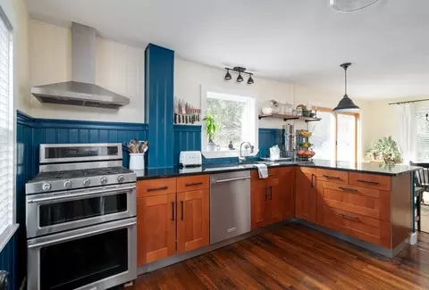 Kitchen - 501 Spring St, Hanson, MA 02341 photo 3 of 4