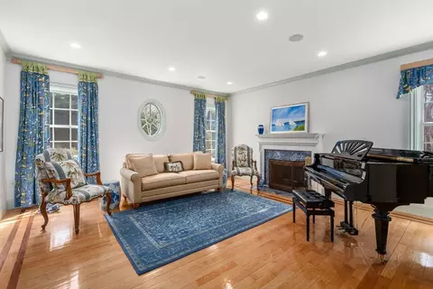 80 Loring Rd, Weston, MA 02493 photo 4