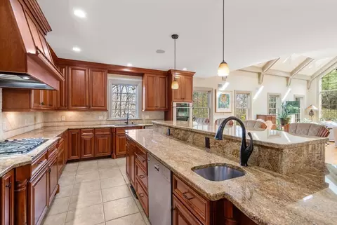 80 Loring Rd, Weston, MA 02493 photo 8