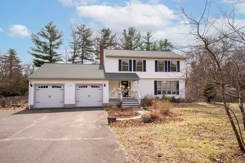 13 Great Brook Dr, Southwick, MA 01077