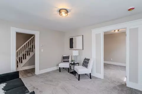 9 Ladd St, Springfield, MA 01109 photo 7