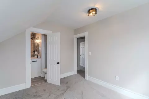 9 Ladd St, Springfield, MA 01109 photo 13