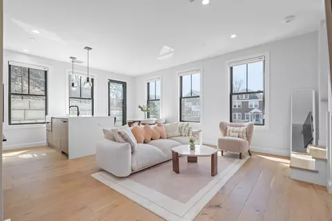 201 Washington St #2, Boston, MA 02135