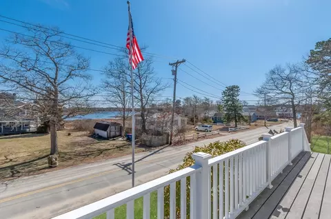 7 Roosevelt St, Wareham, MA 02571 photo 3