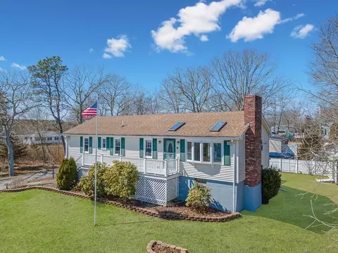 7 Roosevelt St, Wareham, MA 02571 photo 2