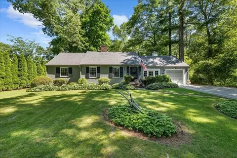 25 Farm Hls, Hingham, MA 02043
