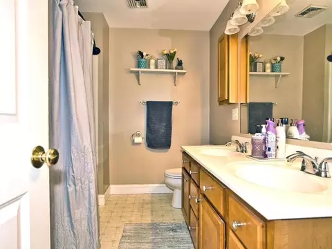 Bath - 5055 N Main St #2, Fall River, MA 02720 photo 3 of 3
