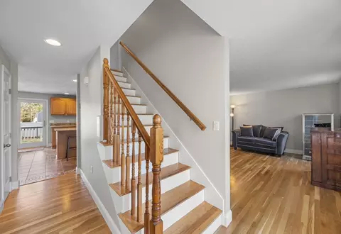 Entry Way - 9 Bog River Bnd, Mashpee, MA 02649 photo 3 of 3