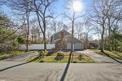 Exterior - 9 Bog River Bnd, Mashpee, MA 02649 photo 4 of 7