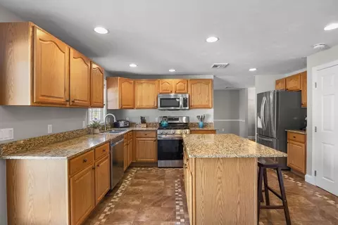 Kitchen - 9 Bog River Bnd, Mashpee, MA 02649 photo 1 of 2