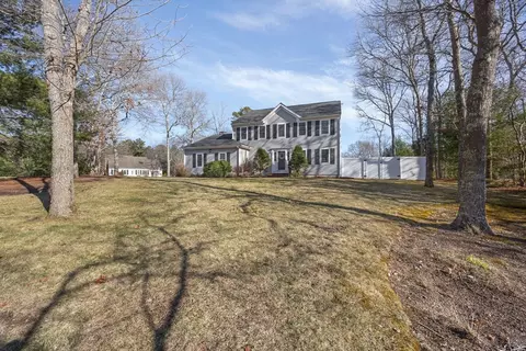 Exterior - 9 Bog River Bnd, Mashpee, MA 02649 photo 3 of 7