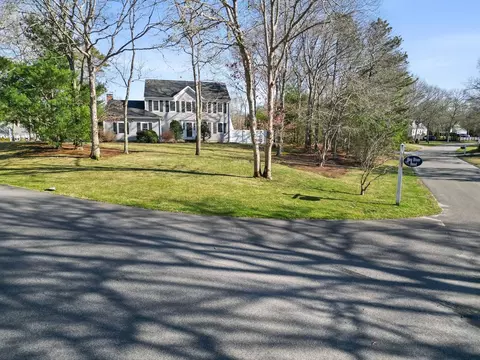 Exterior - 9 Bog River Bnd, Mashpee, MA 02649 photo 2 of 7