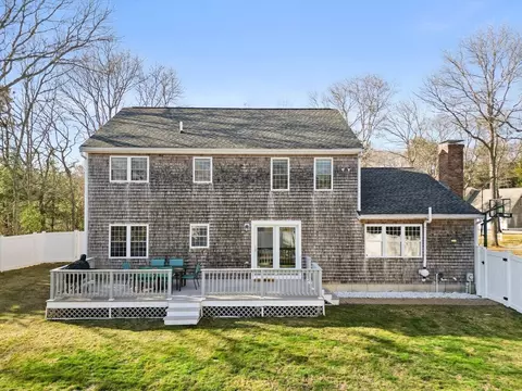 Exterior - 9 Bog River Bnd, Mashpee, MA 02649 photo 5 of 7