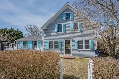 9 Pine Tree Dr, Barnstable, MA 02632