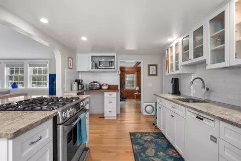 9 Pine Tree Dr, Barnstable, MA 02632 photo 8