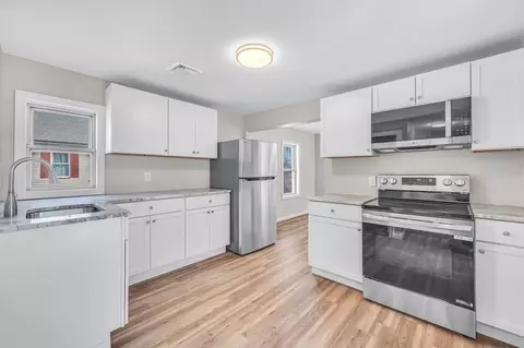 12 Meadow St, Westfield, MA 01085