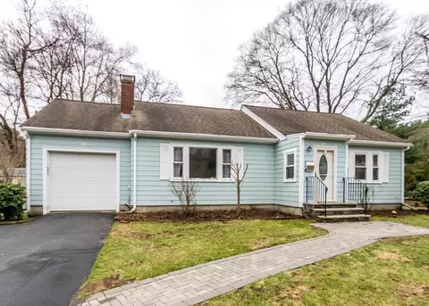 136 Greenwood Ln, Waltham, MA 02451