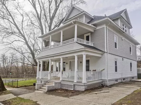 44 Eagle St, Springfield, MA 01107