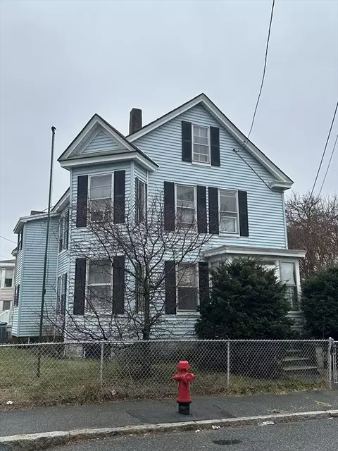 17-19 Fisher St, Lowell, MA 01850