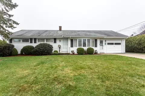 141 Kaufman Rd, Somerset, MA 02726