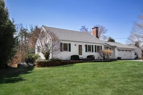 32 Decorie Dr, Wilbraham, MA 01095