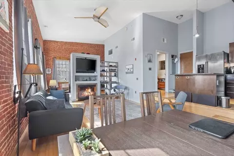 1511 Main St #CPH6, Worcester, MA 01603