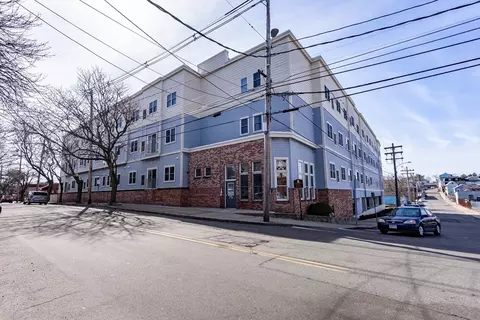 75 Walnut St #107, Peabody, MA 01960