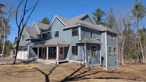 7 Betsy Ln, Rowley, MA 01969
