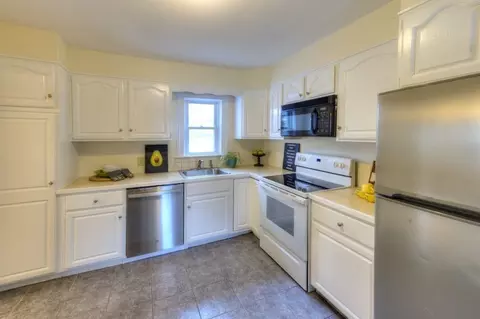 Kitchen - 4 Commonwealth Ave, Worcester, MA 01604 photo 5 of 5