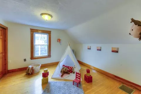 Bedroom - 4 Commonwealth Ave, Worcester, MA 01604 photo 6 of 7