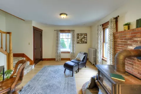 Living - 4 Commonwealth Ave, Worcester, MA 01604 photo 1 of 2