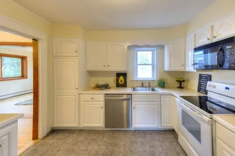 Kitchen - 4 Commonwealth Ave, Worcester, MA 01604 photo 1 of 5