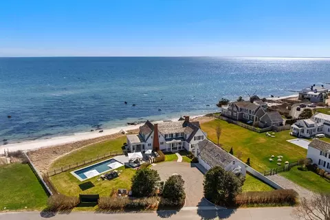 27 Marchant Ave, Barnstable, MA 02647