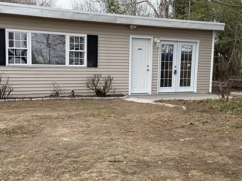62 Barlow Ave, Wareham, MA 02576