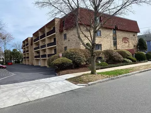 43-51 Albion #C-8, Melrose, MA 02176