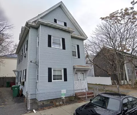 12 Albion St, Lowell, MA 01850