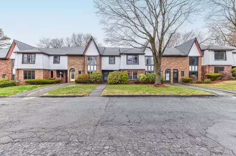 16 Cobblestone #16, Worcester, MA 01606