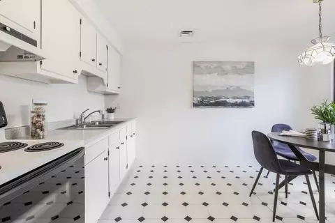 Kitchen - 16 Cobblestone #16, Worcester, MA 01606 photo 1 of 2