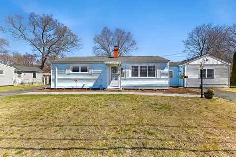 20 James St, Bellingham, MA 02019